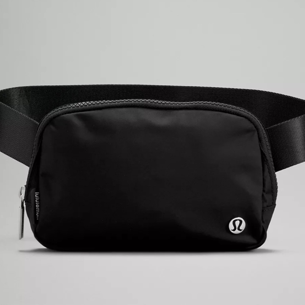 Lululemon Everywhere Belt Bag 
Extended Strap